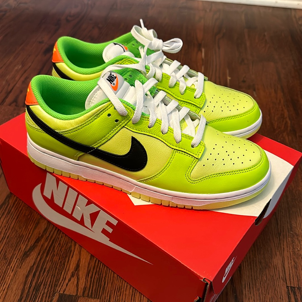 Brand New Nike Dunk Low Se Splash Volt